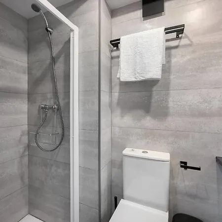 Apartman R2r - Con Vistas Y 3 Banos - 642a *